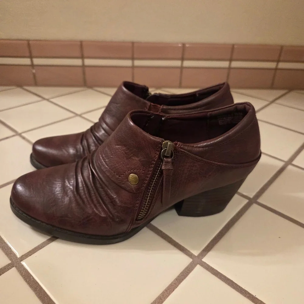Baretraps Rafaella Womens 7.5 M Brown Ruched Ankle Booties Block Heel Shooties